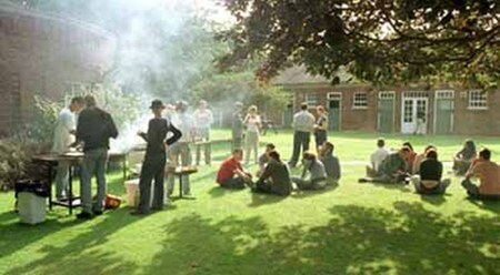 IMG-beefonabun.jpg IMG-beefonabun.jpg